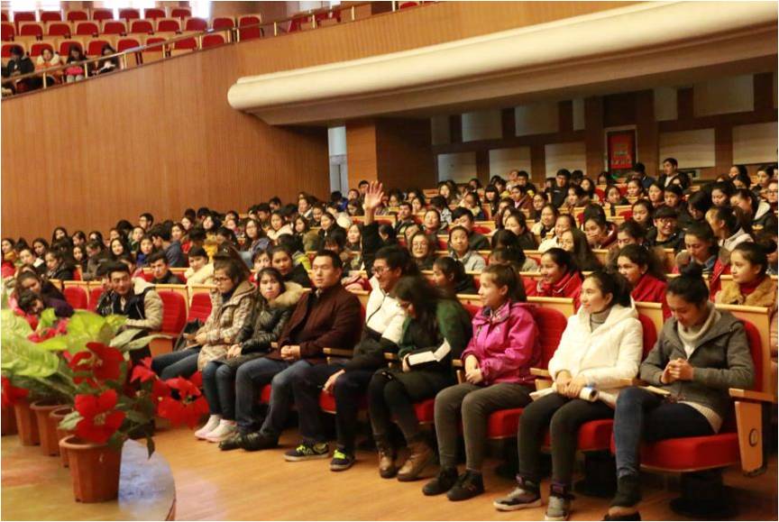 同学们积极参与互动环节